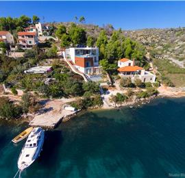 5 bedroom villa with heated infinity pool and sea views near Milna, Brac Island, sleeps 10